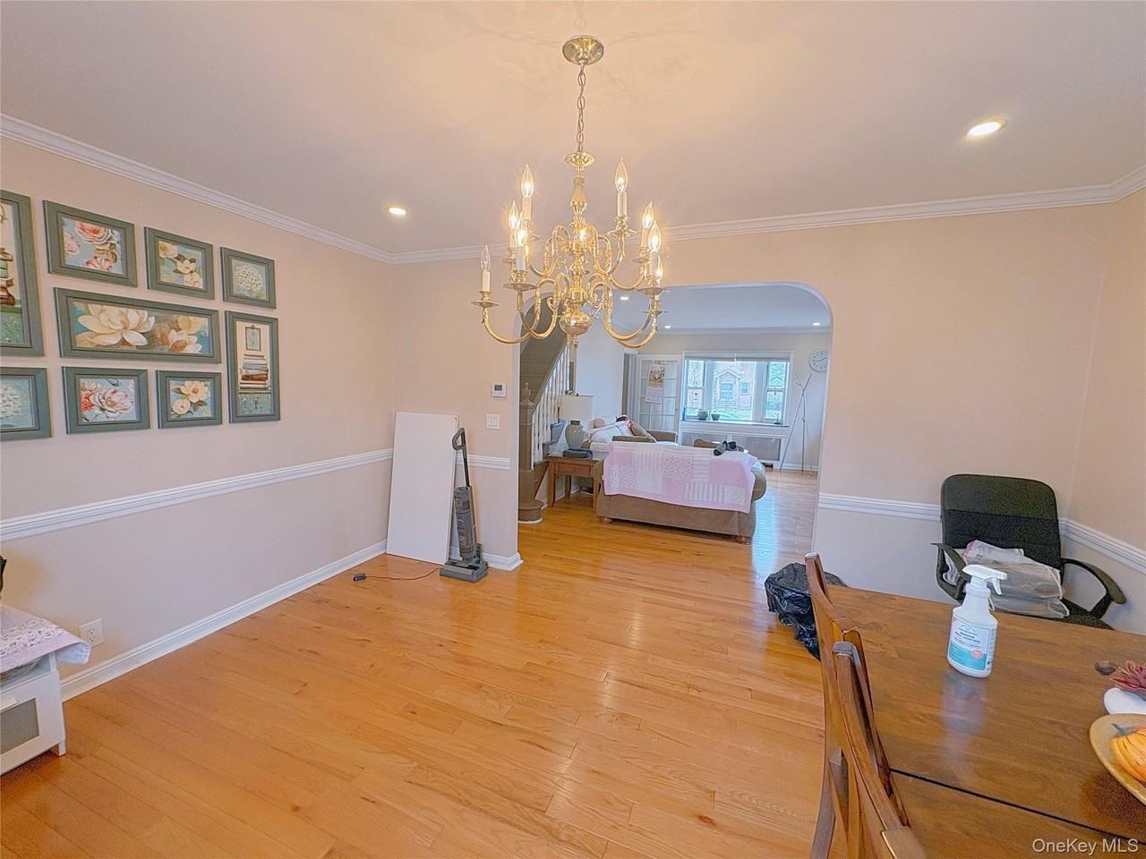 5836 Bell Blvd - Photo 6 of 36