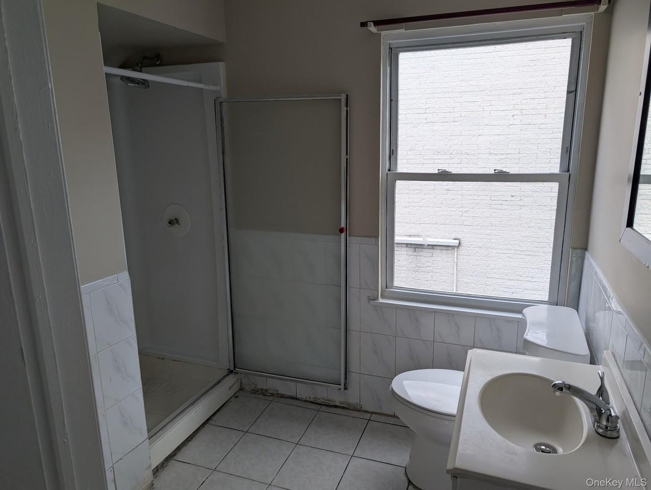 136 Duffy Ave - Photo 3 of 7