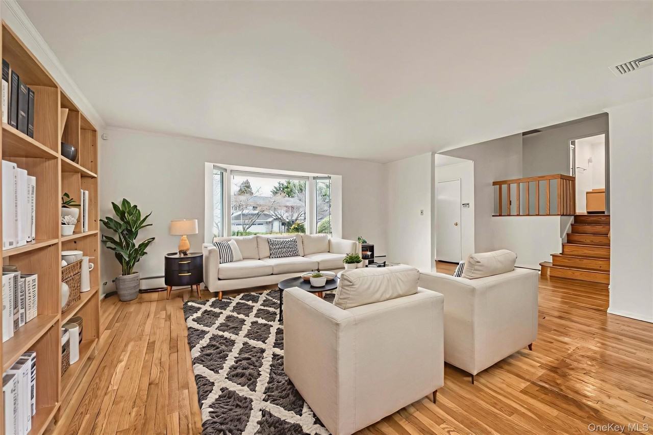 16 Middle Ln - Photo 2 of 21