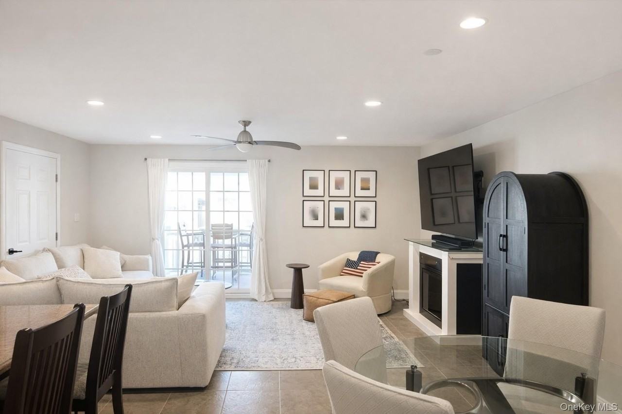 45 Maryland Ave - Photo 4 of 9