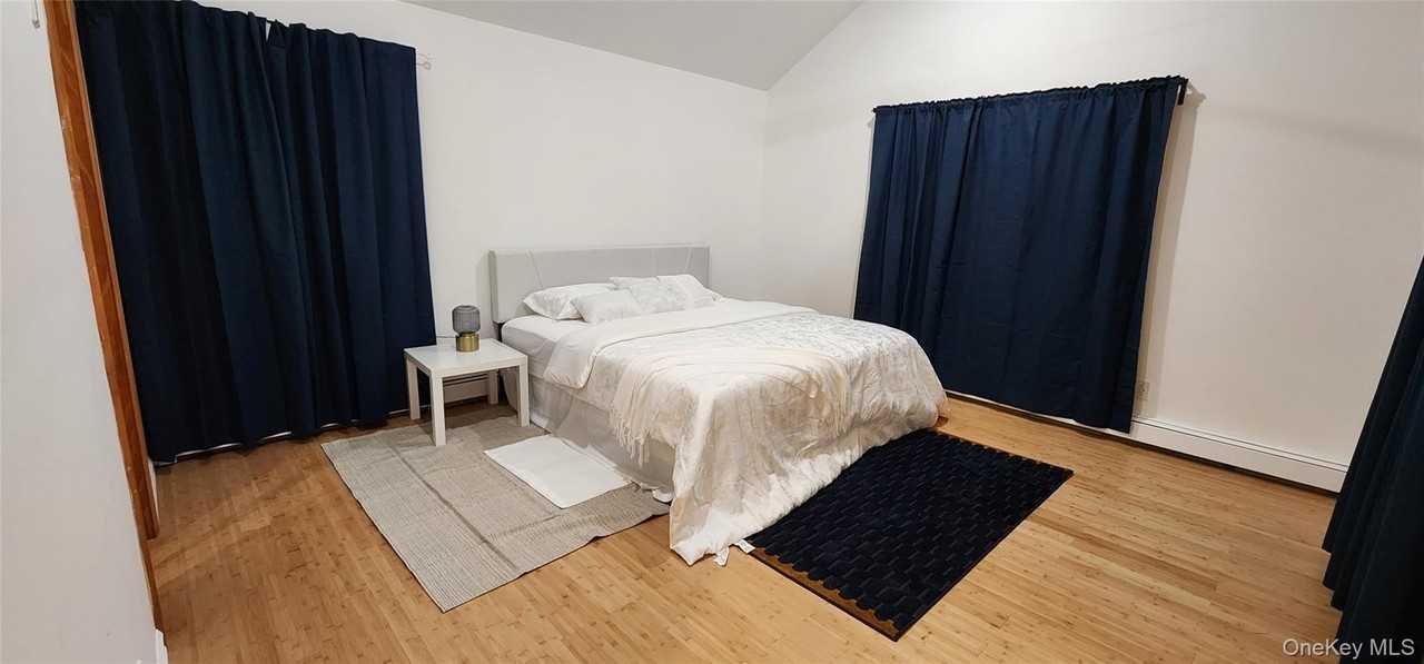 150 E Walnut St - Photo 4 of 19