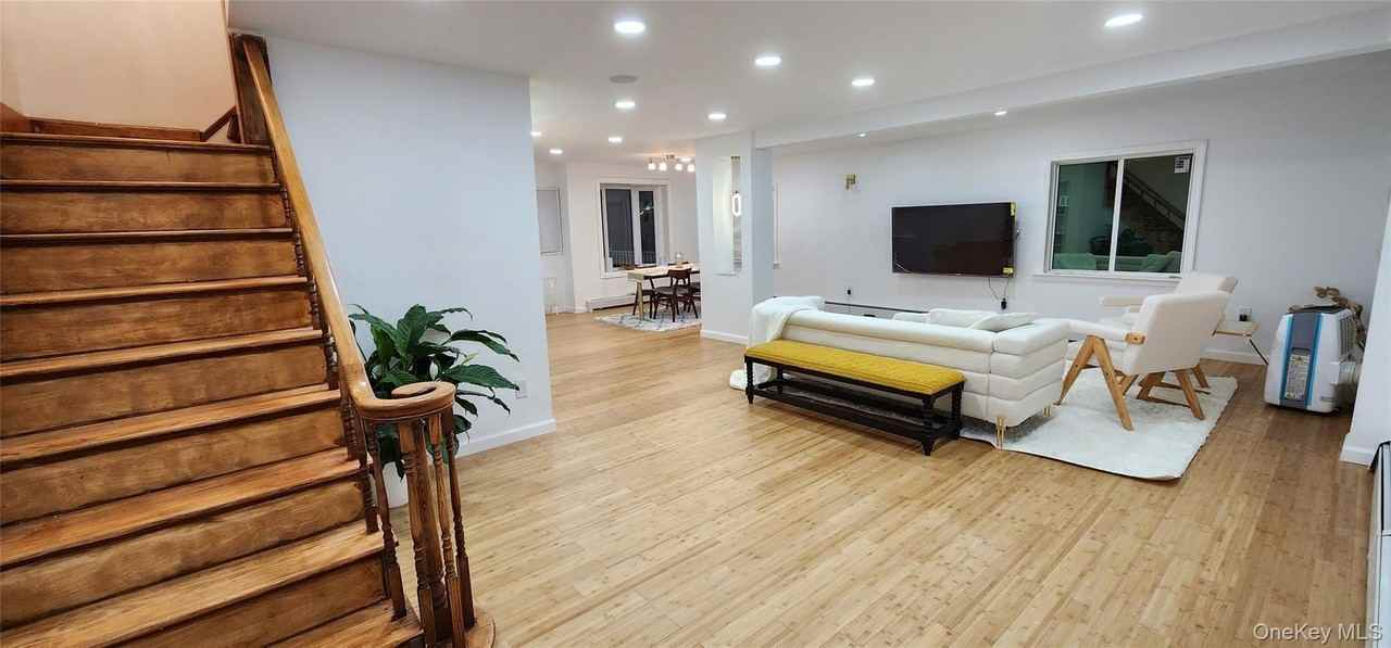 150 E Walnut St - Photo 6 of 19