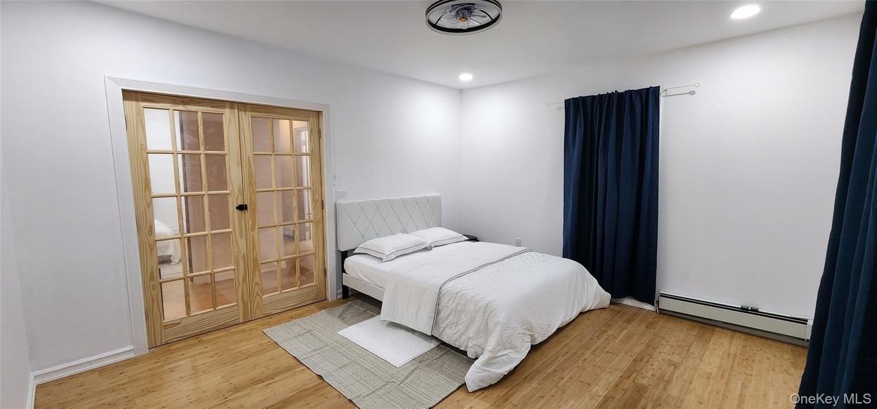 150 E Walnut St - Photo 7 of 19