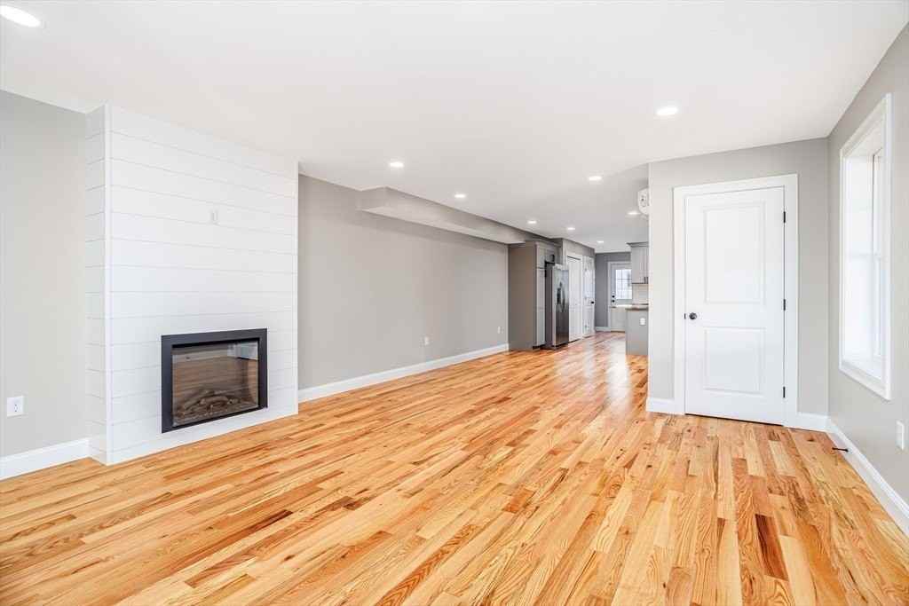 33 Milton St Unit 1 - Photo 5 of 36