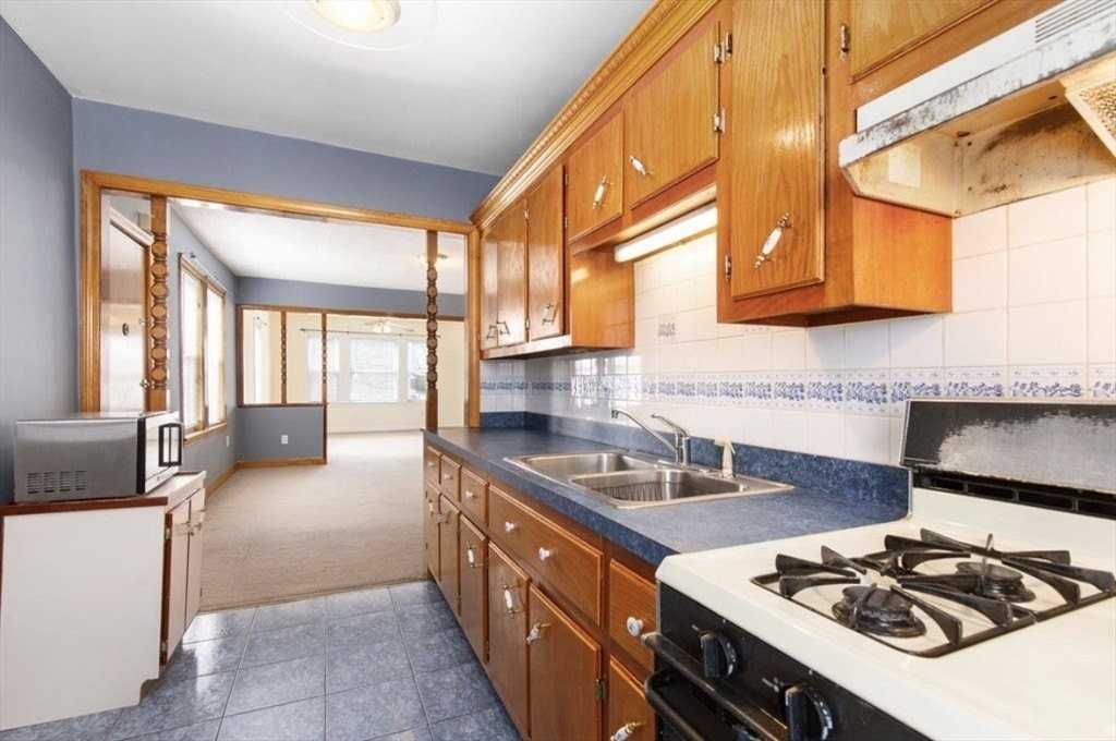 344 Snell St Apt 2 - Photo 3 of 10