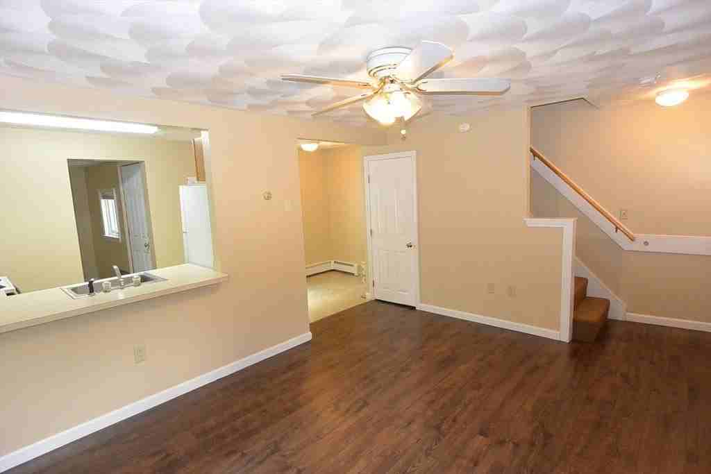 152 Green St Unit 152 - Photo 4 of 20