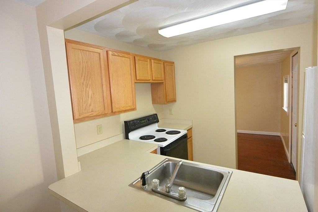 152 Green St Unit 152 - Photo 6 of 20