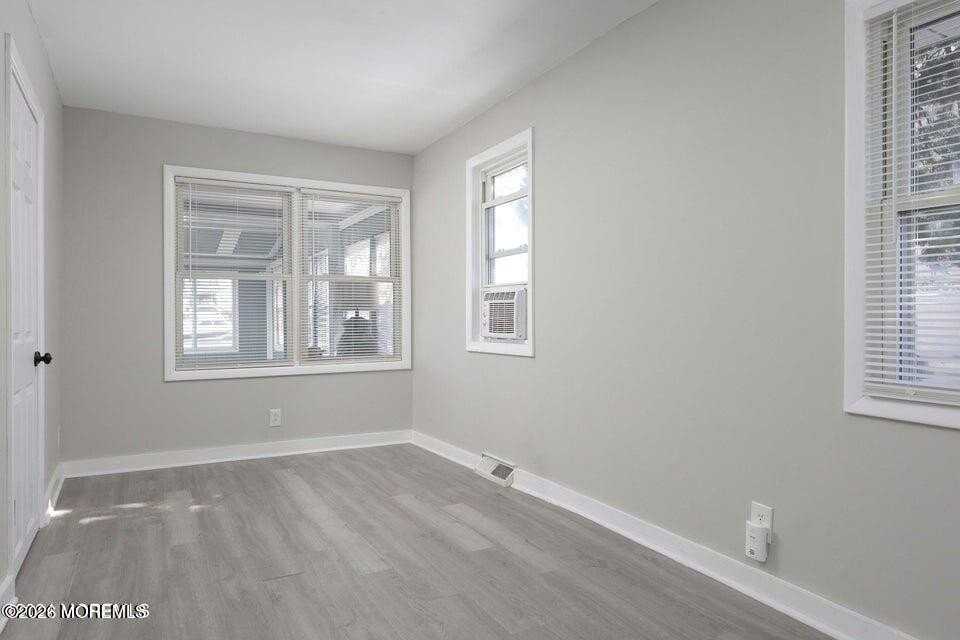 1423 Holmes Ave - Photo 6 of 16