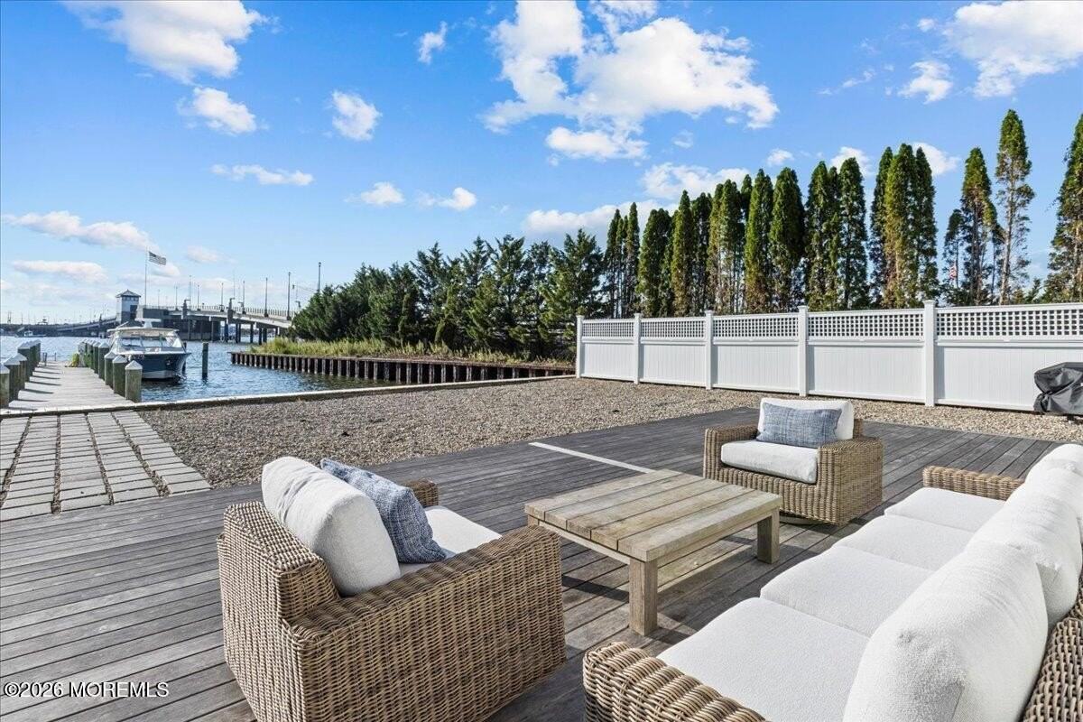 1200 Bay Ave - Photo 4 of 45