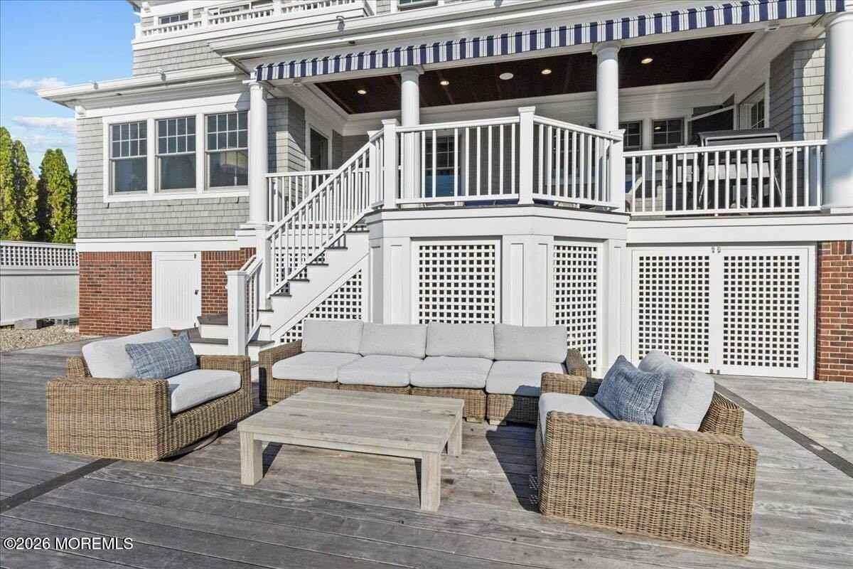 1200 Bay Ave - Photo 5 of 45