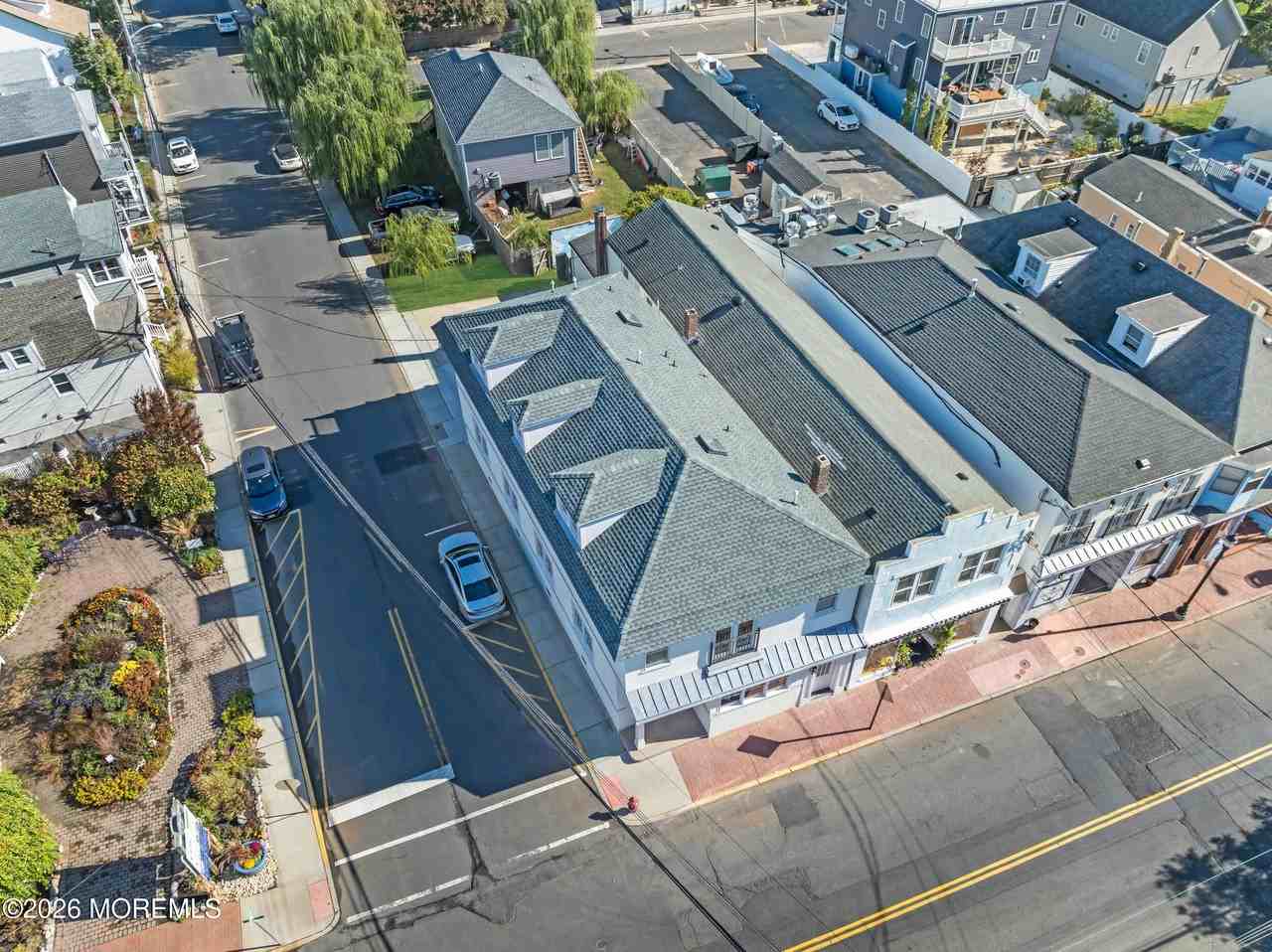 132 Bay Ave Unit 1stfloor - Photo 4 of 20