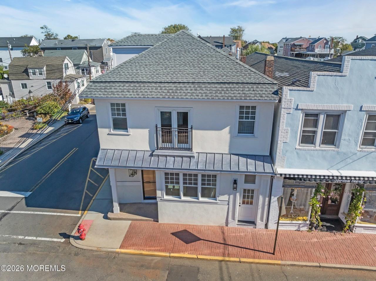 132 Bay Ave Unit 1stfloor - Photo 5 of 20