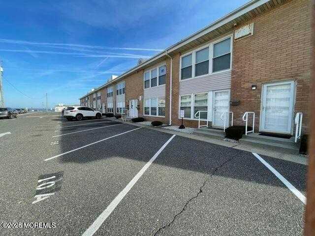 590 Ocean Ave Apt 10