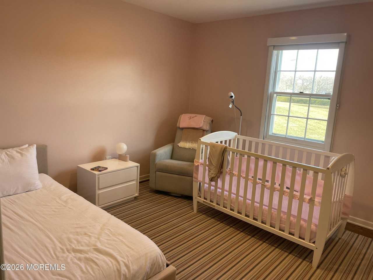 60 Larchwood Ave - Photo 3 of 13