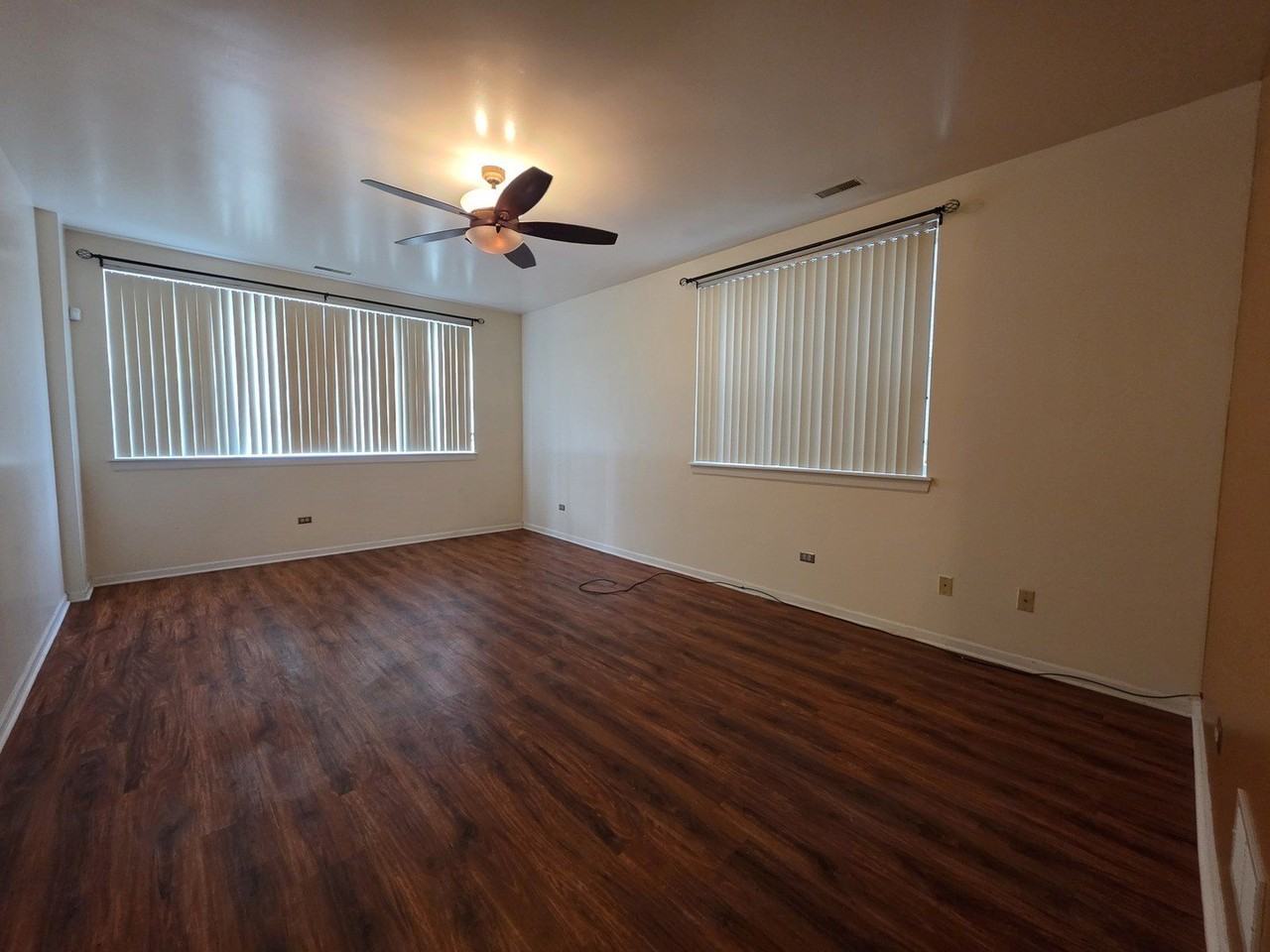 6739 S Merrill Ave Apt 1n - Photo 4 of 16