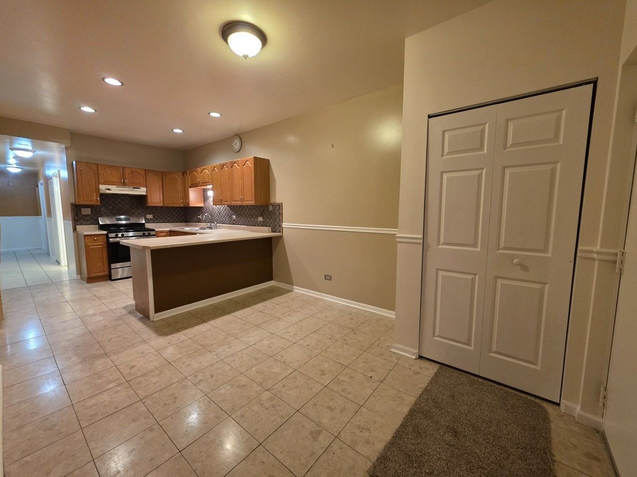 6739 S Merrill Ave Apt 1n - Photo 5 of 16