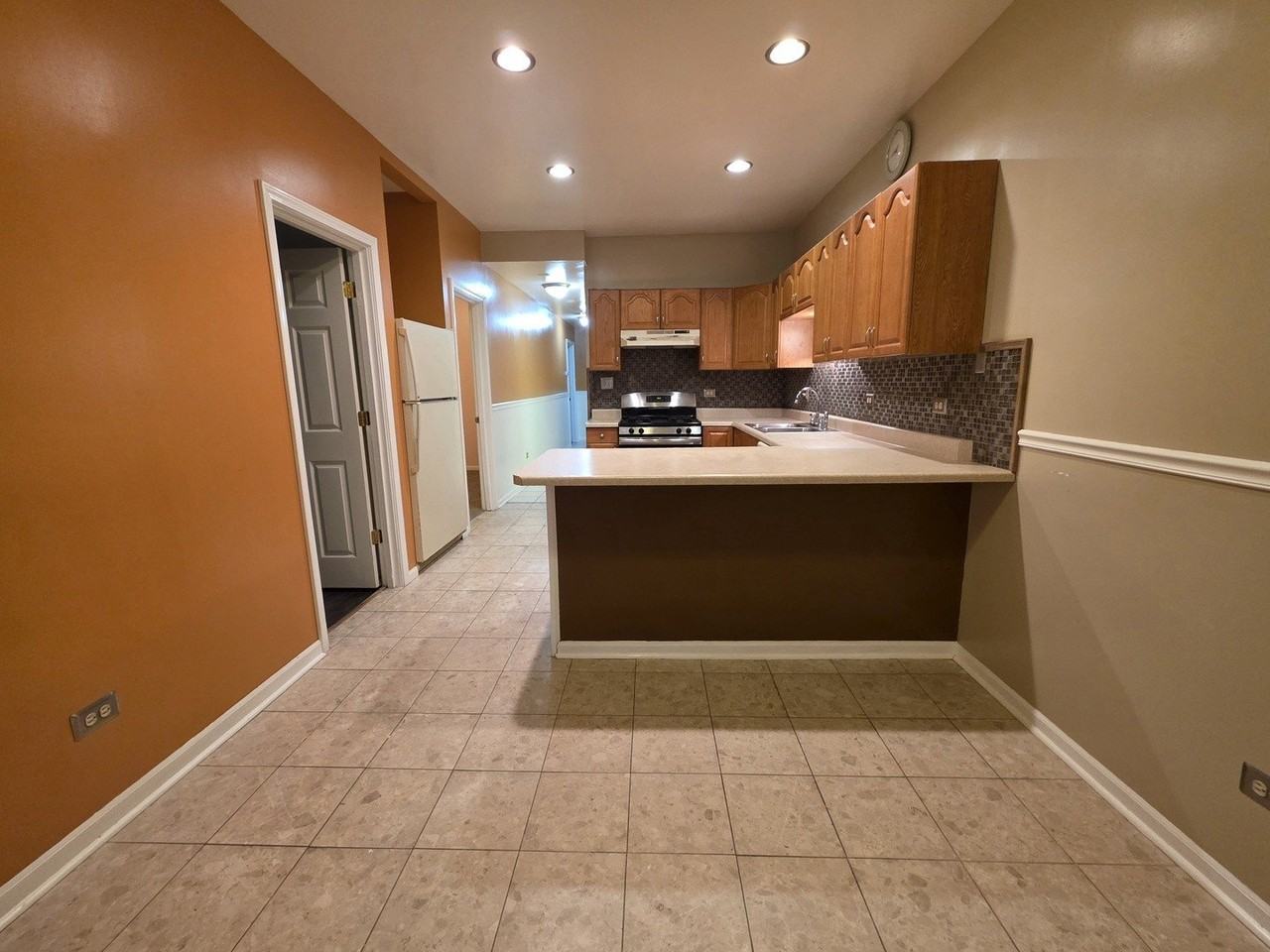 6739 S Merrill Ave Apt 1n - Photo 6 of 16