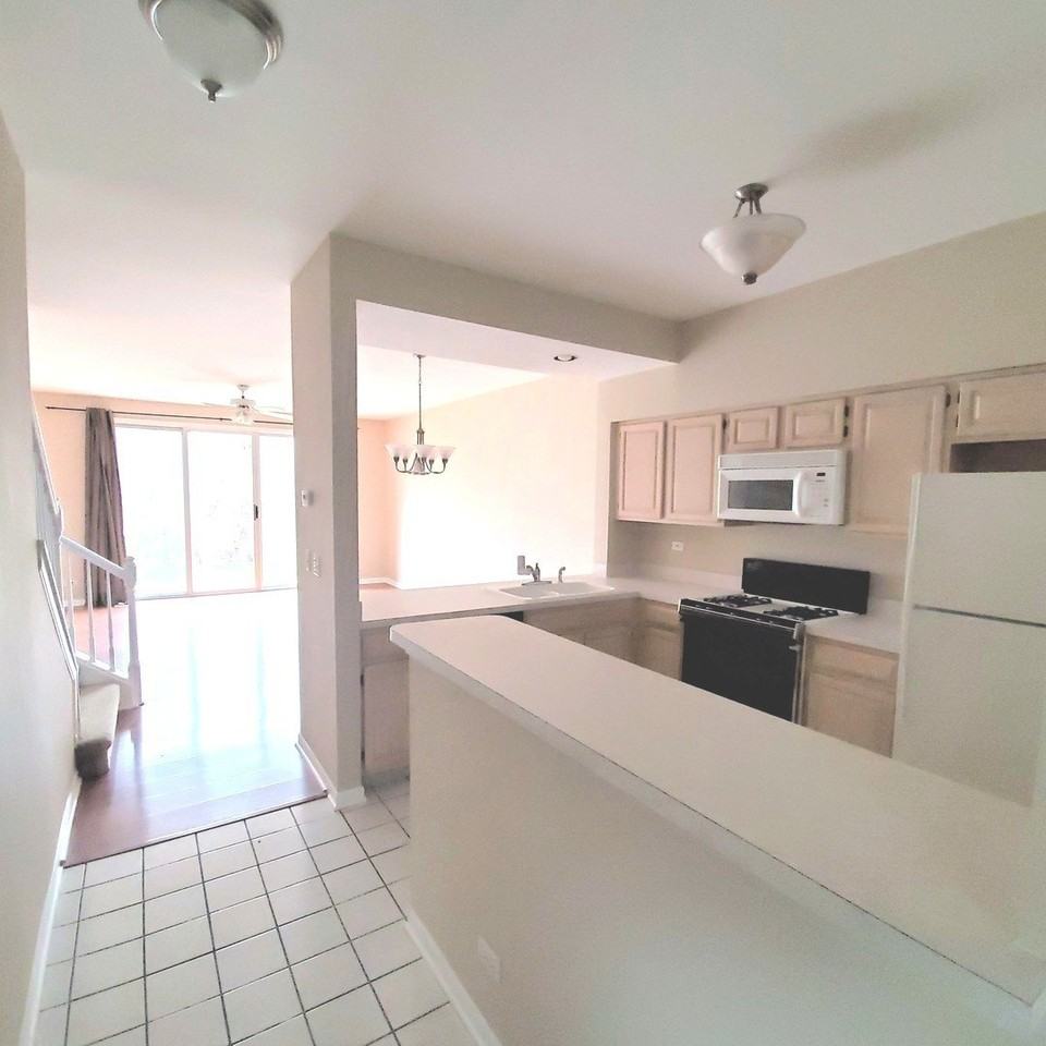 147 Polaris Dr - Photo 3 of 19