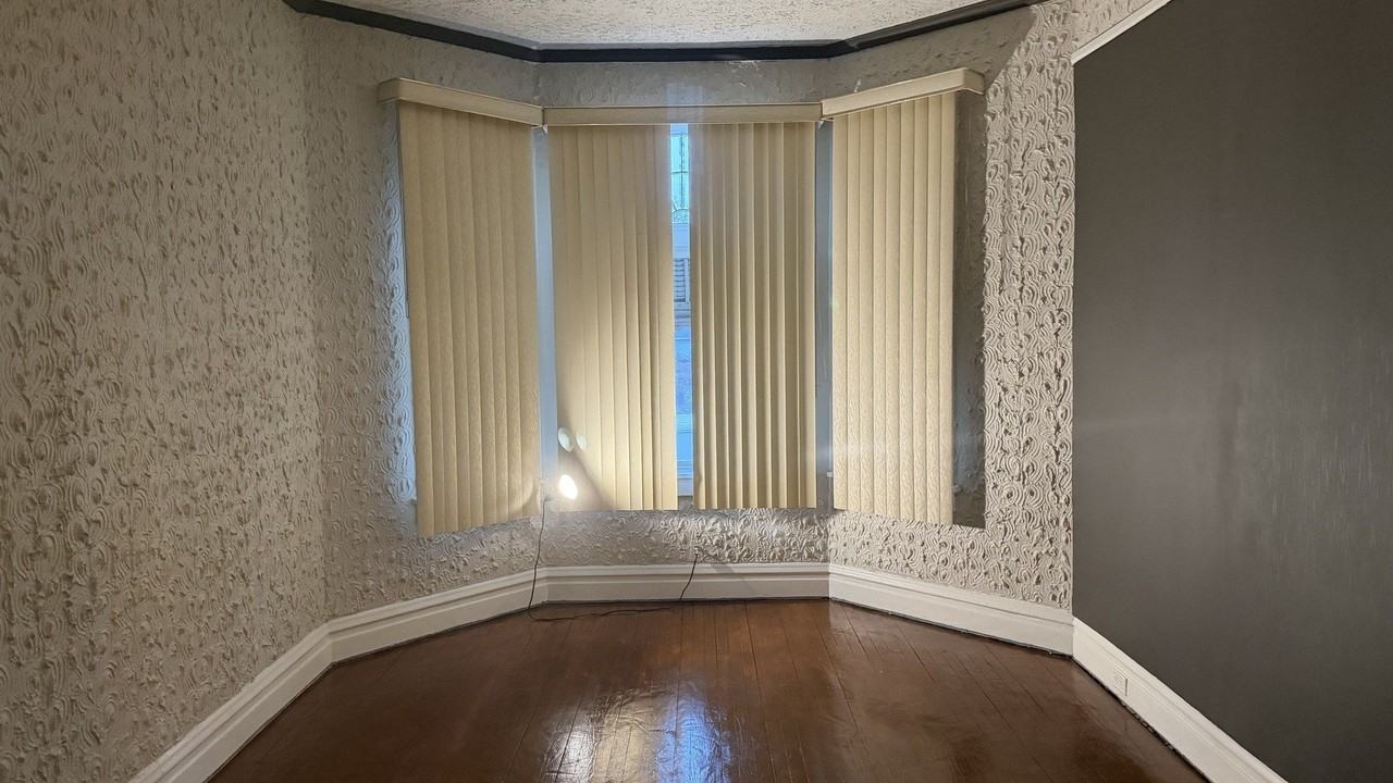 11824 S Stewart Ave Unit 1 - Photo 7 of 7