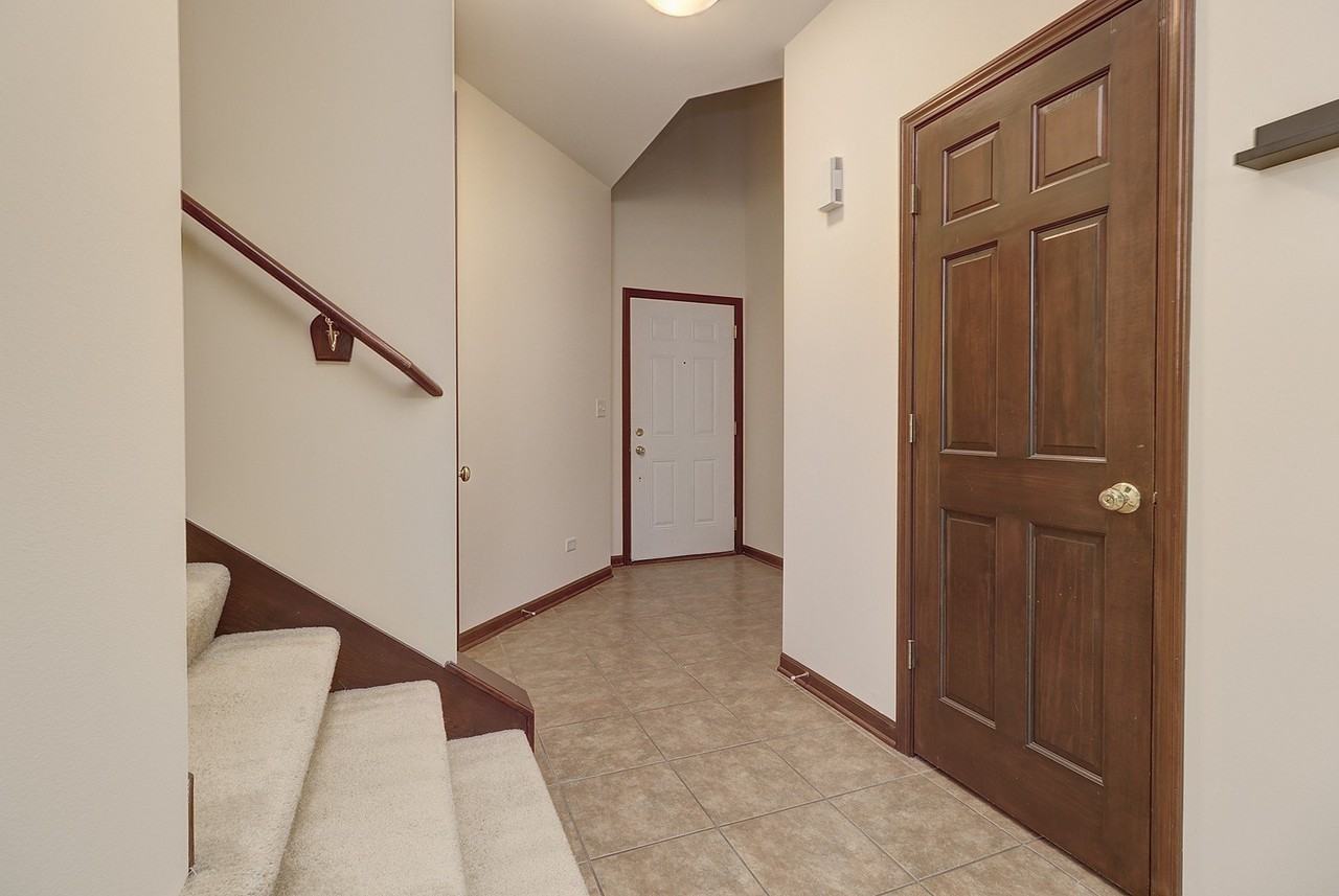 23055 Ironwood Dr - Photo 2 of 28