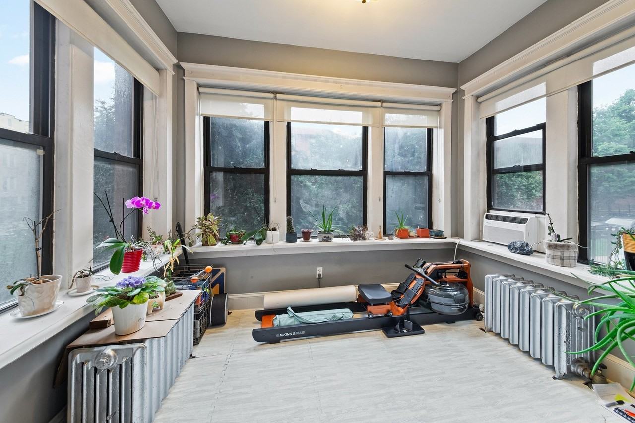 4854 N Albany Ave Apt 1 - Photo 3 of 20