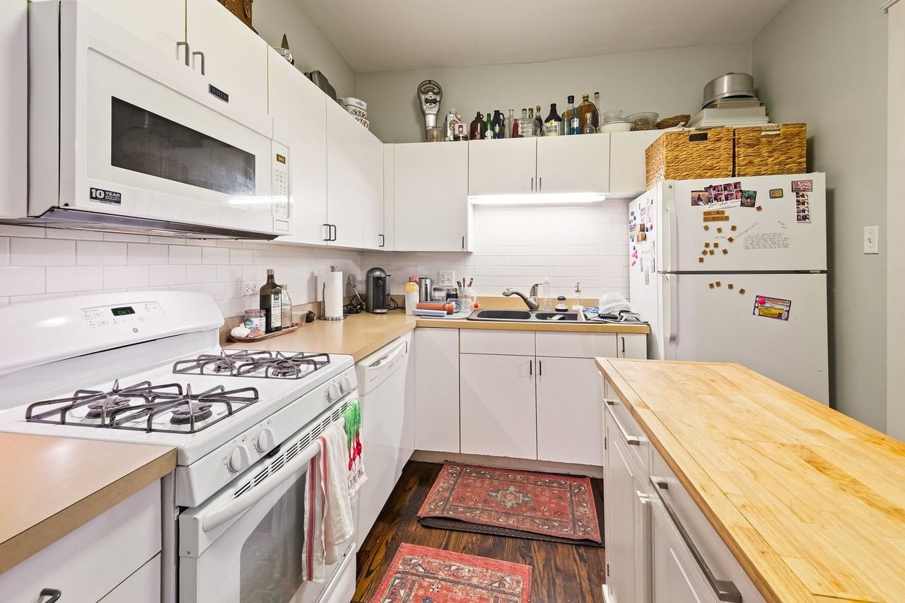 4854 N Albany Ave Apt 1 - Photo 7 of 20