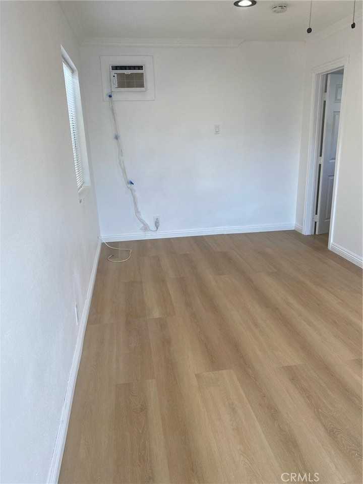 7958 Hershey St - Photo 4 of 9