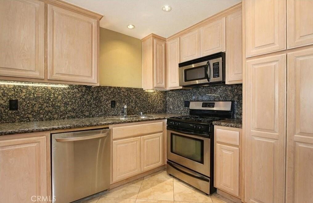 25111 La Cresta Dr - Photo 4 of 25