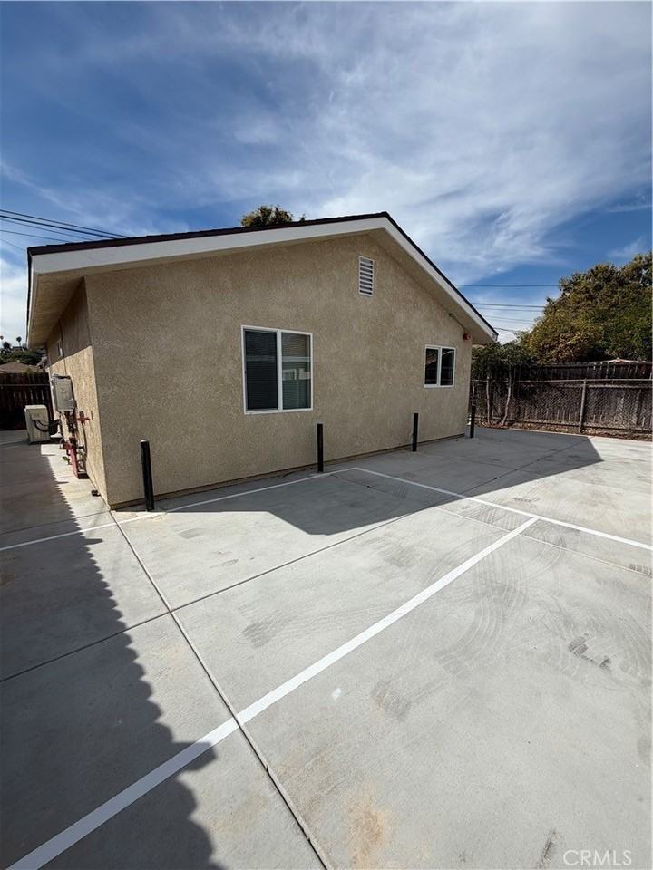 321 Elm St - Photo 2 of 11