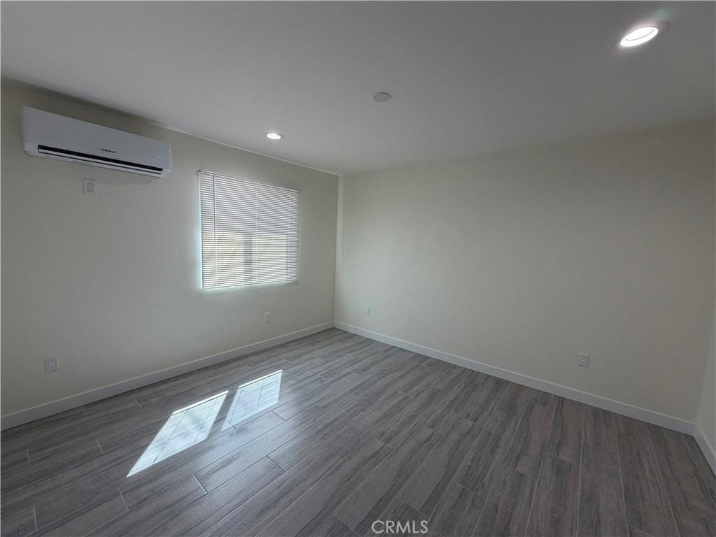 321 Elm St - Photo 6 of 11