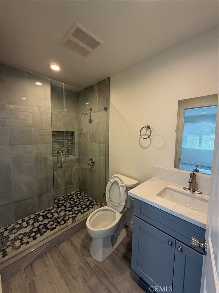 321 Elm St - Photo 7 of 11