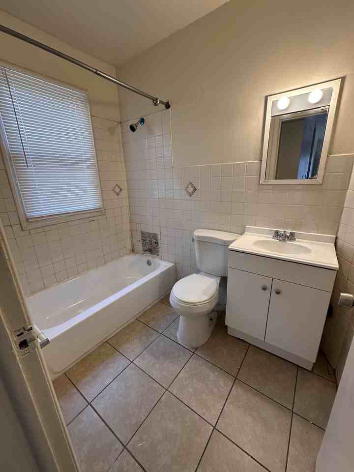 19457 Evergreen Rd #1 - Photo 5 of 18