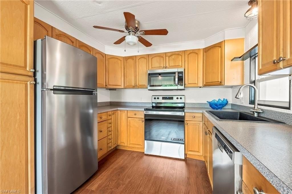 40 Le Mans Dr - Photo 2 of 28