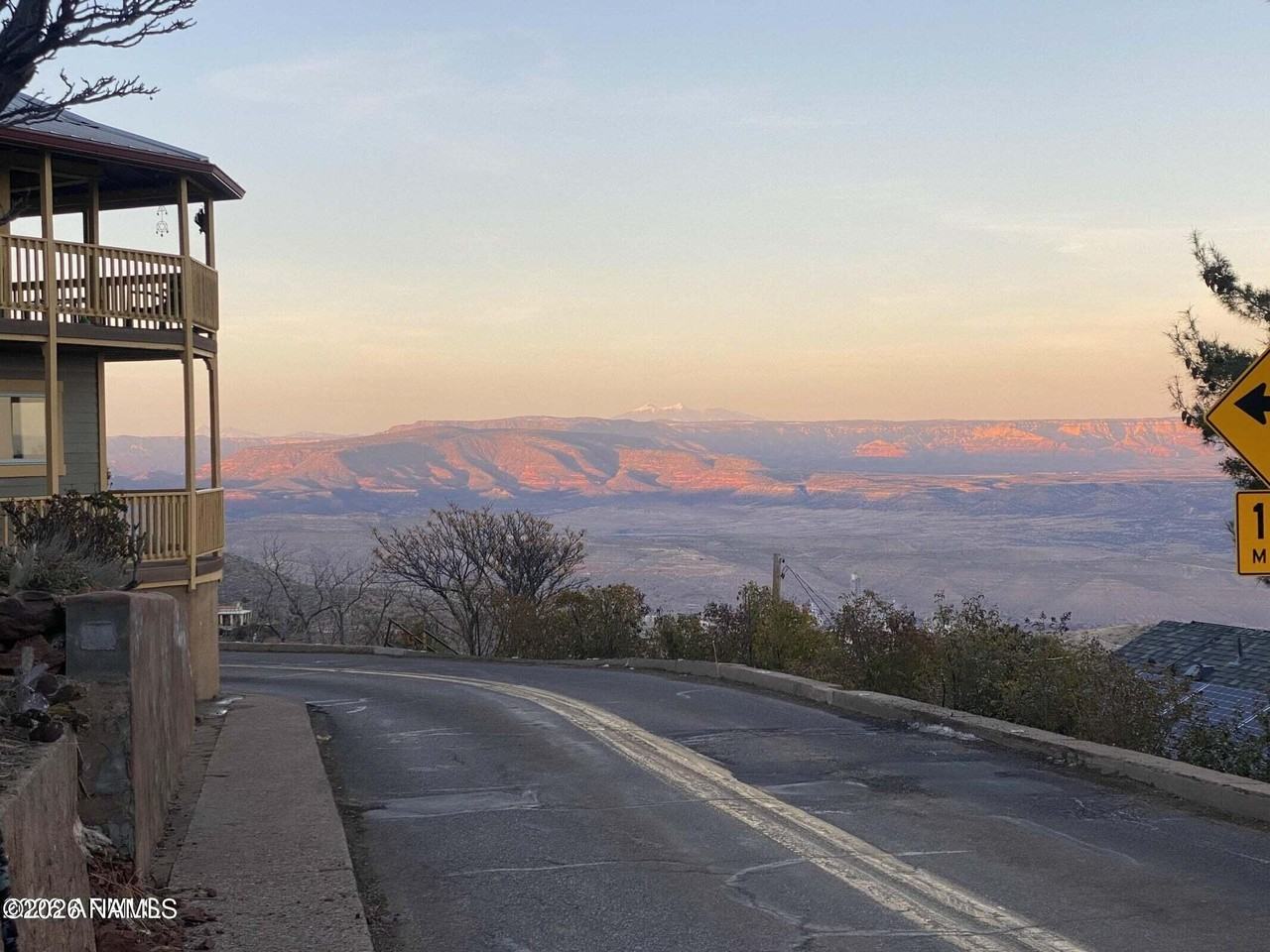 715 Clark St - Photo 4 of 14