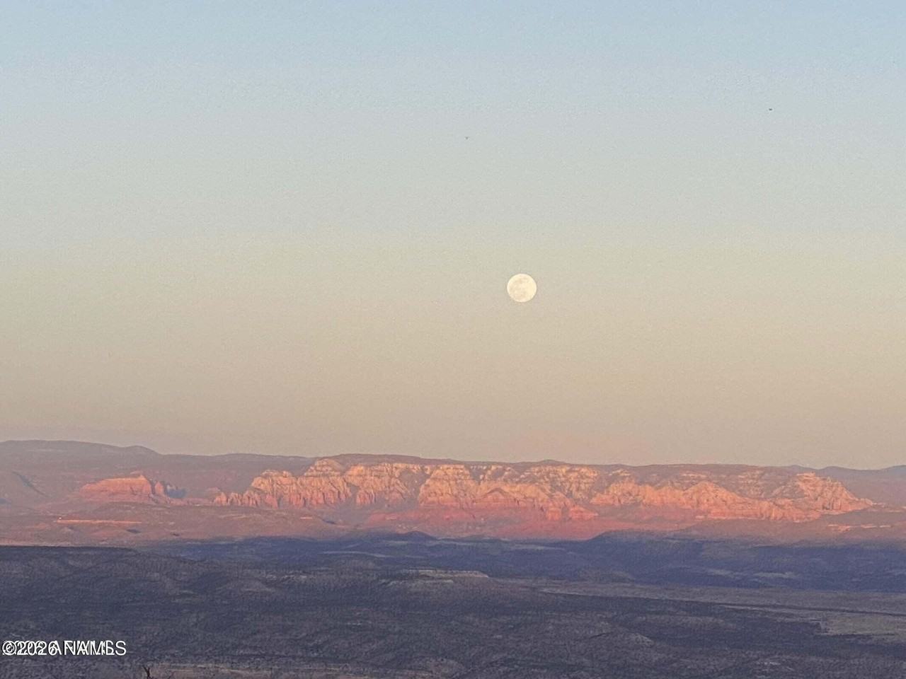 715 Clark St - Photo 5 of 14