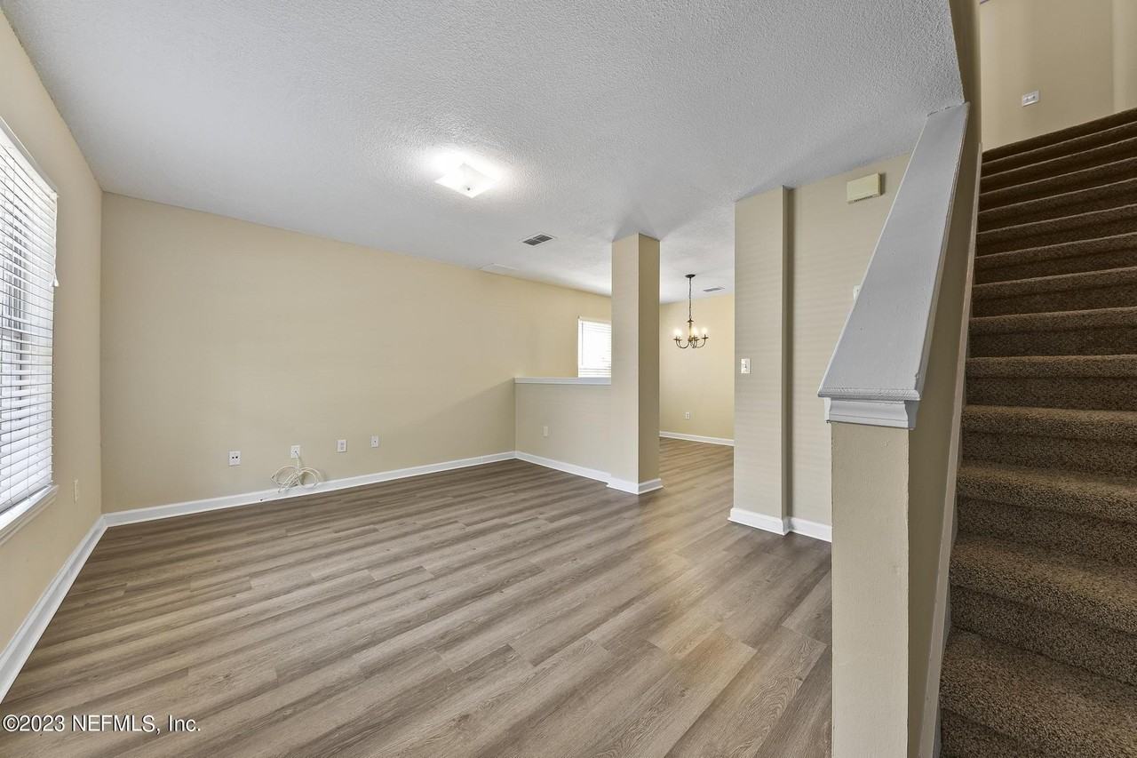 1984 Mary St - Photo 3 of 21