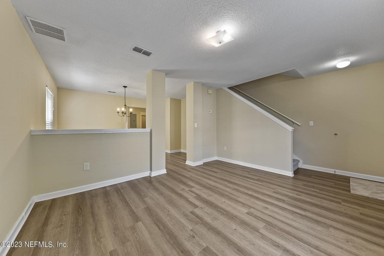 1984 Mary St - Photo 4 of 21