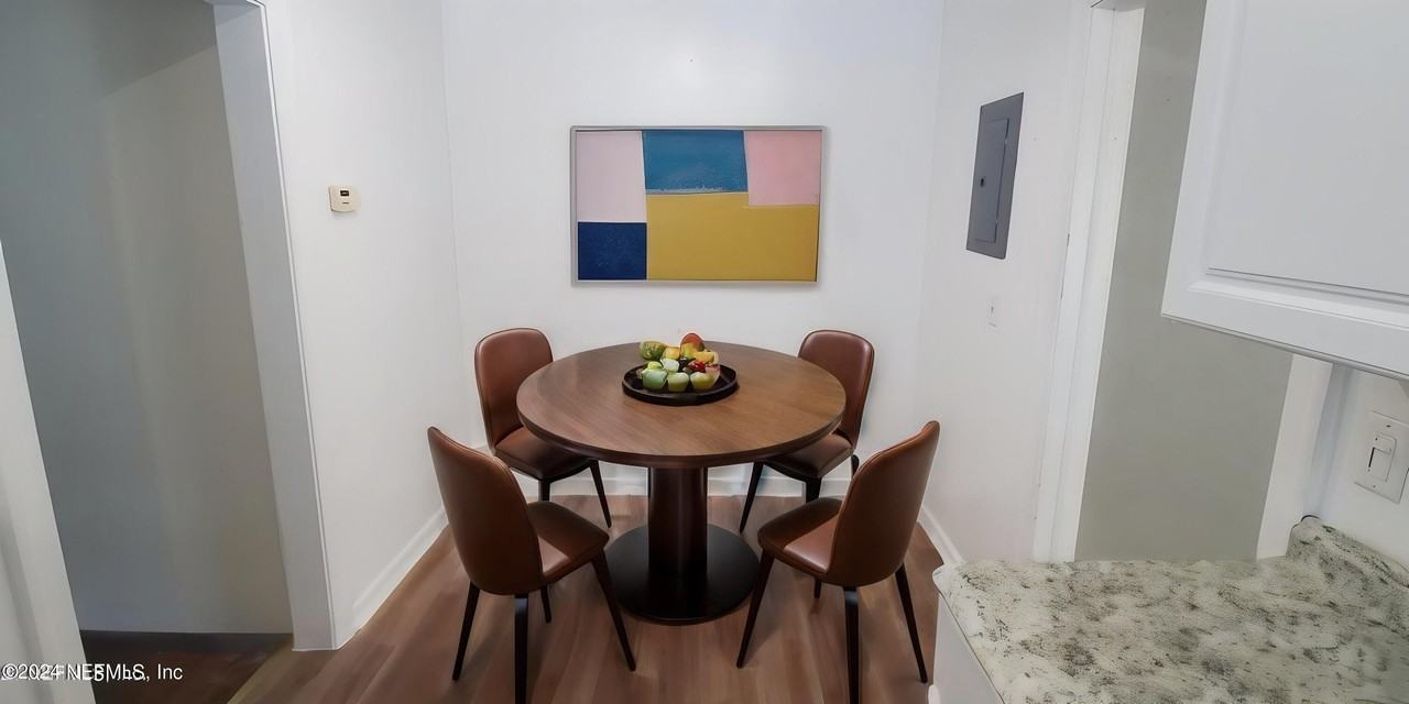 2050 Dellwood Ave #3 - Photo 3 of 12