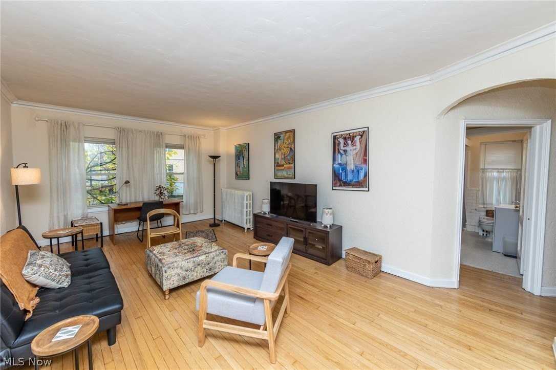 2330 Euclid Heights Blvd Apt 105 - Photo 3 of 20