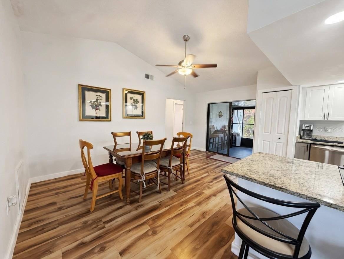 8425 Cypress Lake Cir - Photo 3 of 32