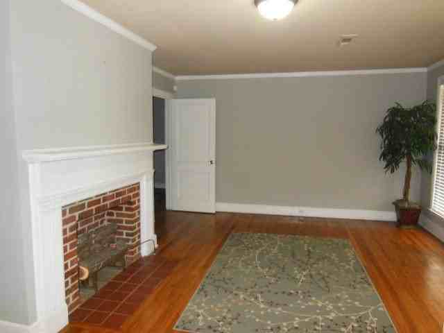 806 University Ave - Photo 2 of 15