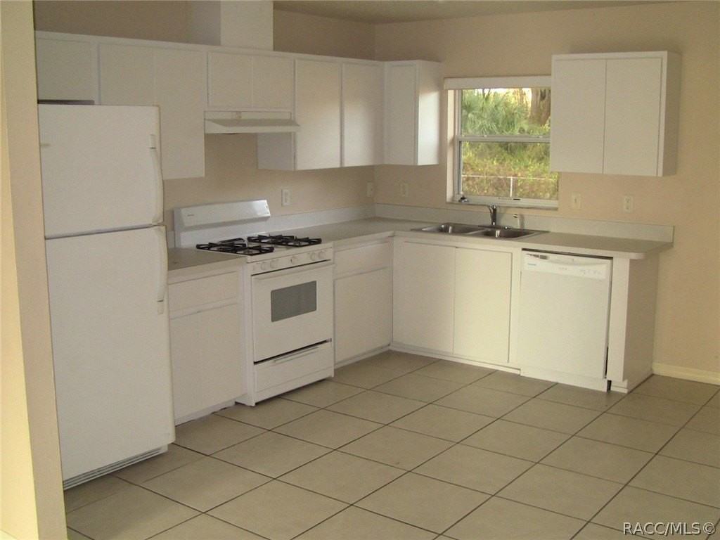 838 Duck Cove Path - Photo 2 of 4