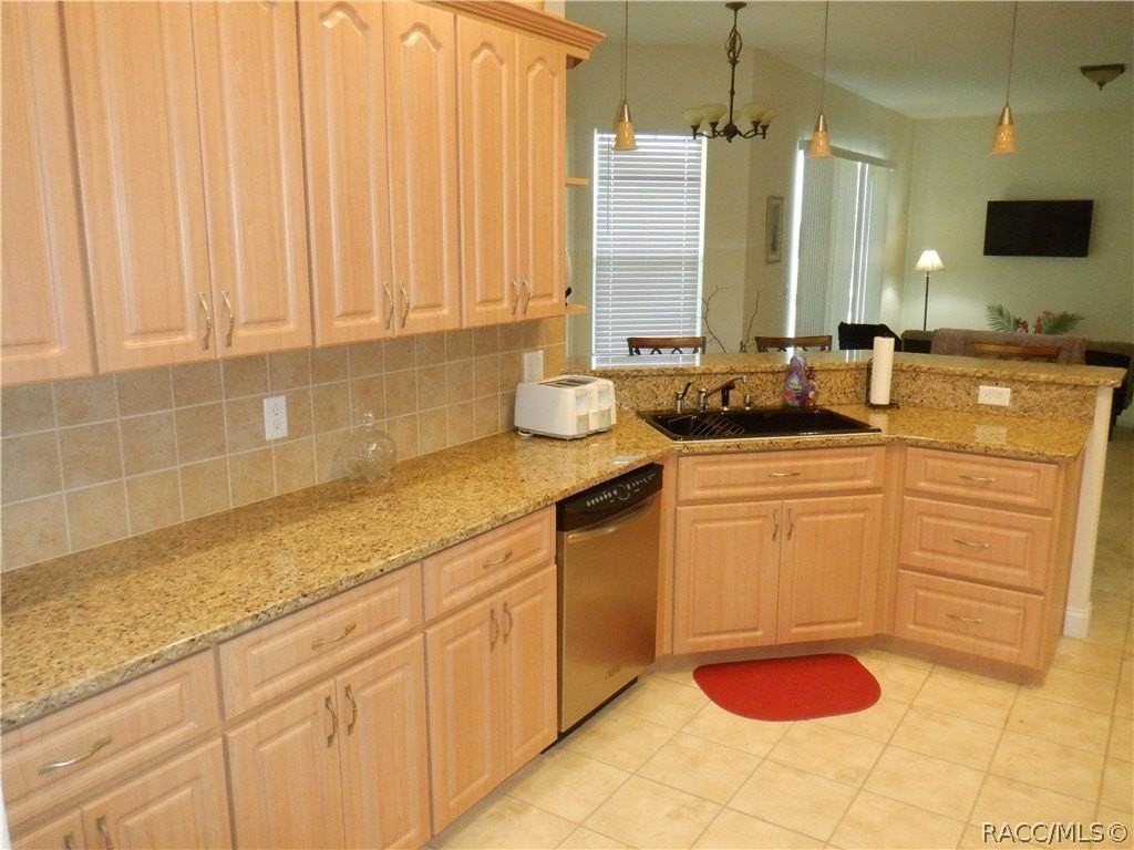 315 E Dusty Ct - Photo 5 of 23