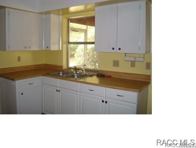 9081 N Golfview Dr - Photo 2 of 16