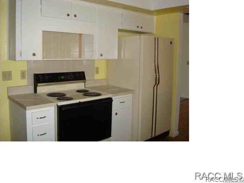 9081 N Golfview Dr - Photo 3 of 16