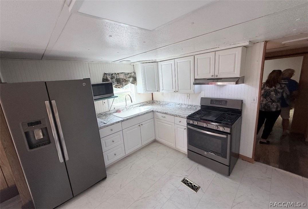 6563 W Cyrus St - Photo 3 of 12