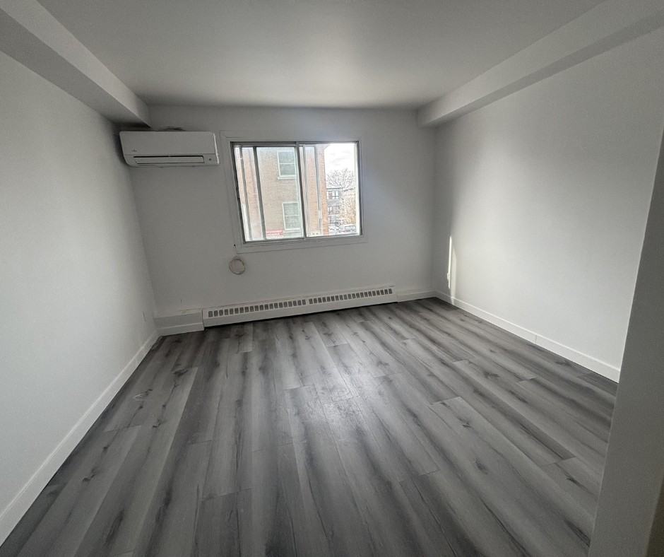 565 Rue Front #15 - Photo 5 of 5