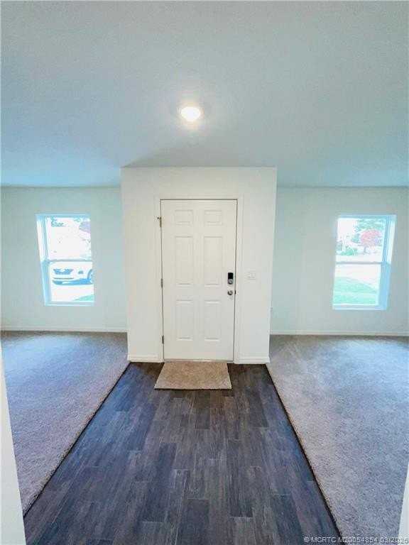 1701 Se Manth Ln - Photo 4 of 17