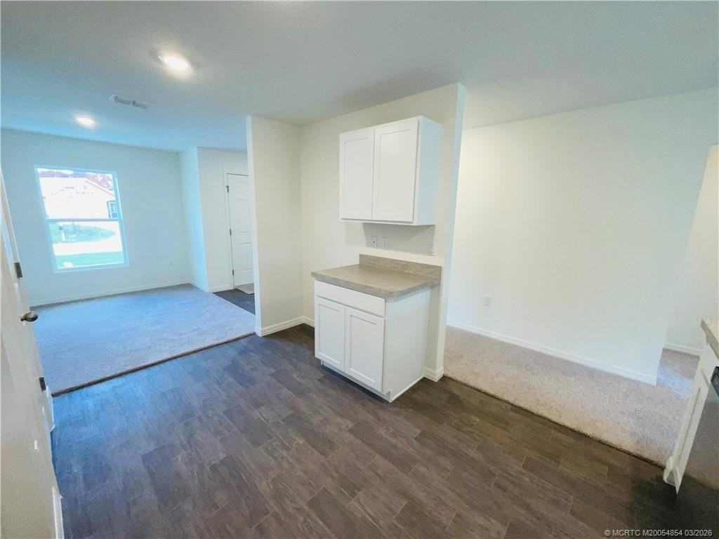 1701 Se Manth Ln - Photo 6 of 17