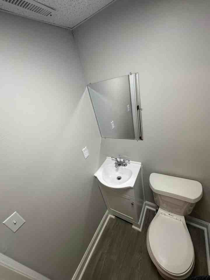 1720 37th St Ne - Photo 5 of 11